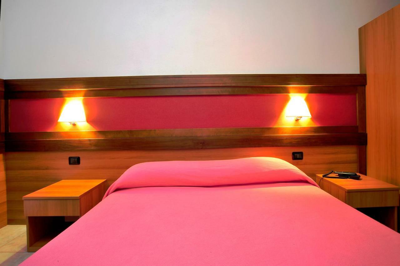 Hotel Ristorante Sasso Remenno Val Masino Экстерьер фото